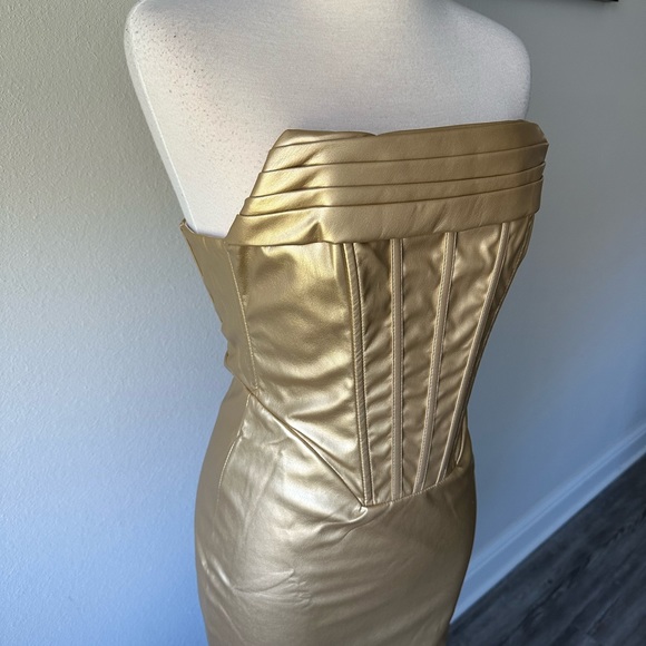 Gold faux leather dress - Picture 15 of 16